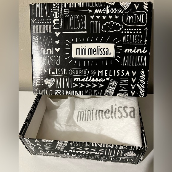 Mini Melissa Ultragirl IX - Picture 3 of 8